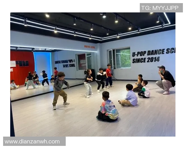 成都街舞队的整体压制体系与街舞战术的深度解析与实践探讨